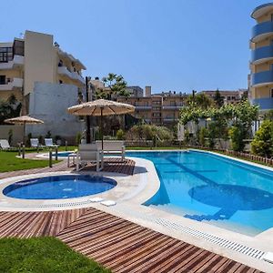 Leonidas Hotel & Apartments